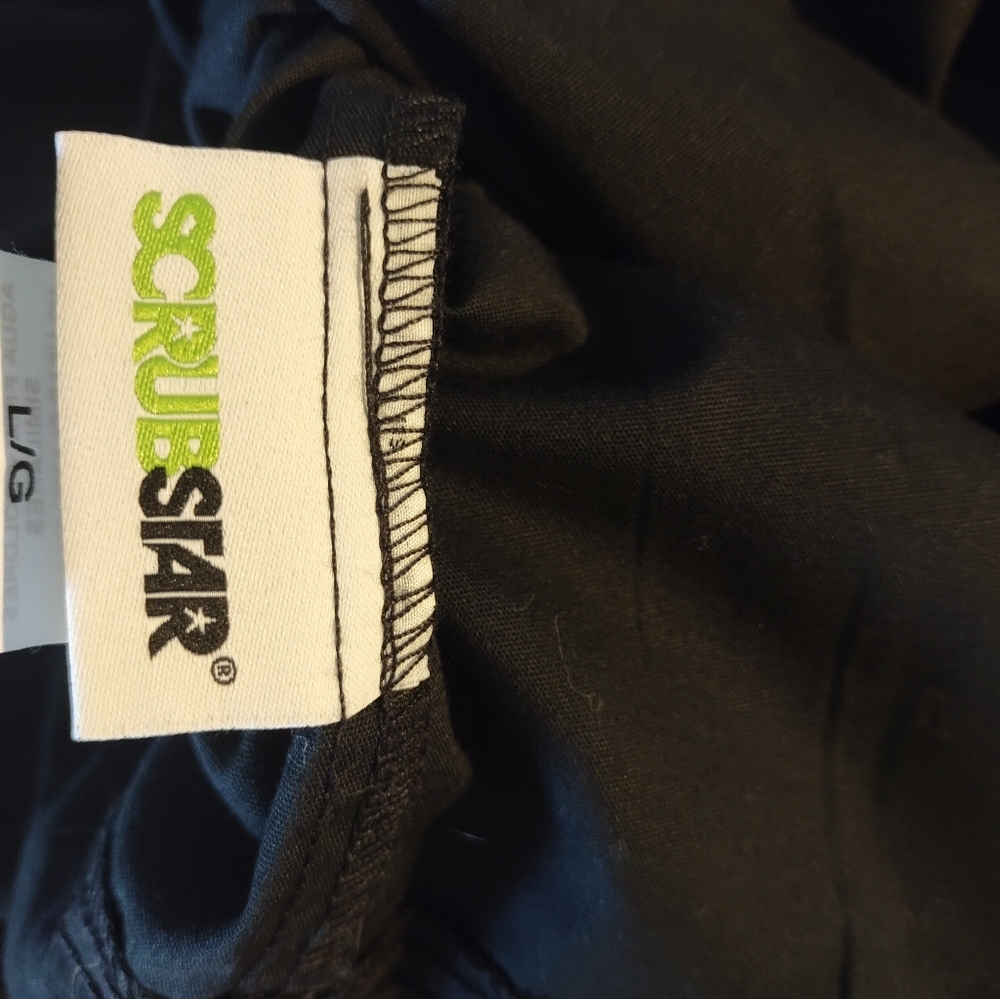 Scrubs - Picture 4 of 4